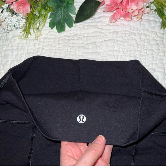 RARE Lululemon SCALLOP Wunder Under - Picture 10 of 13